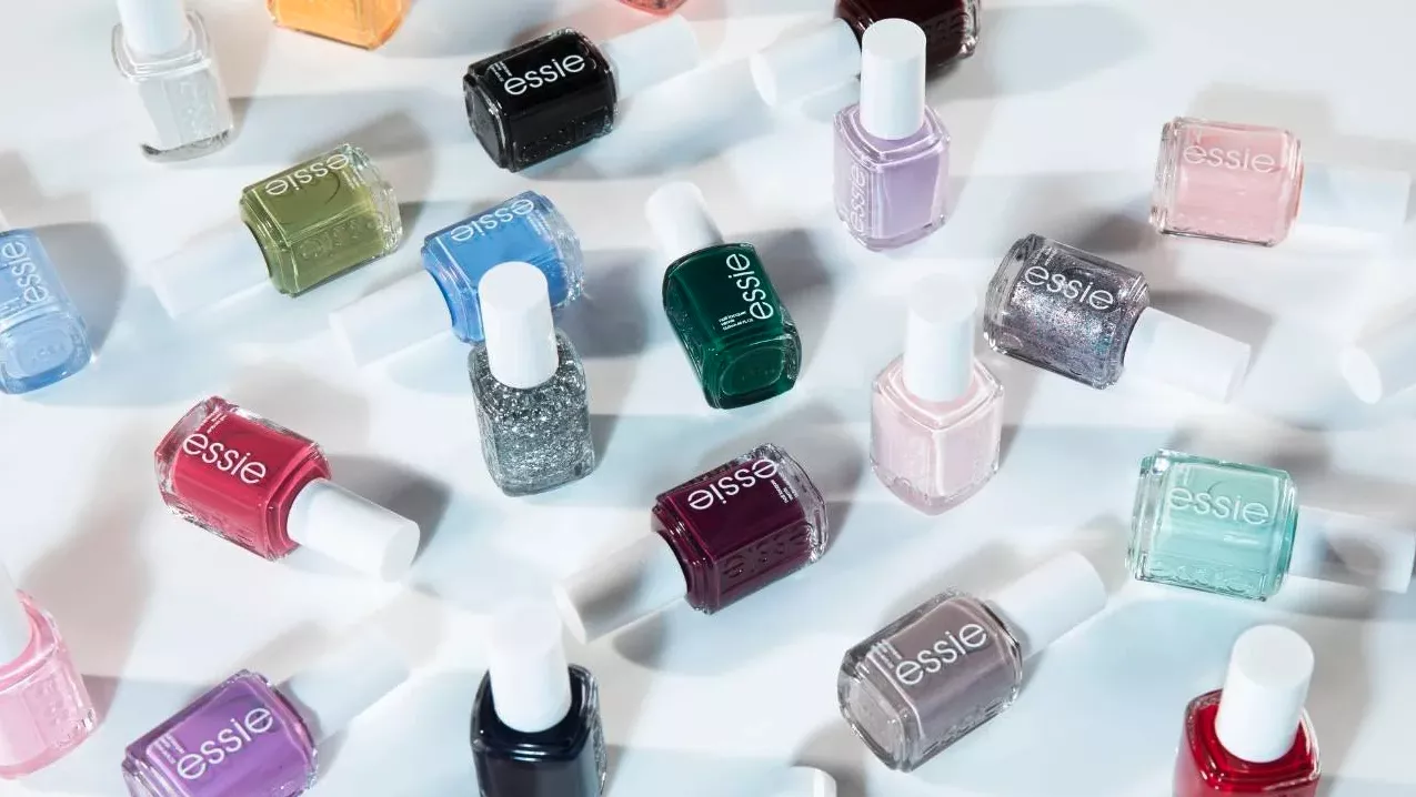 It’s Sandal Season! The One Nail Polish Color That Looks Good With Everything